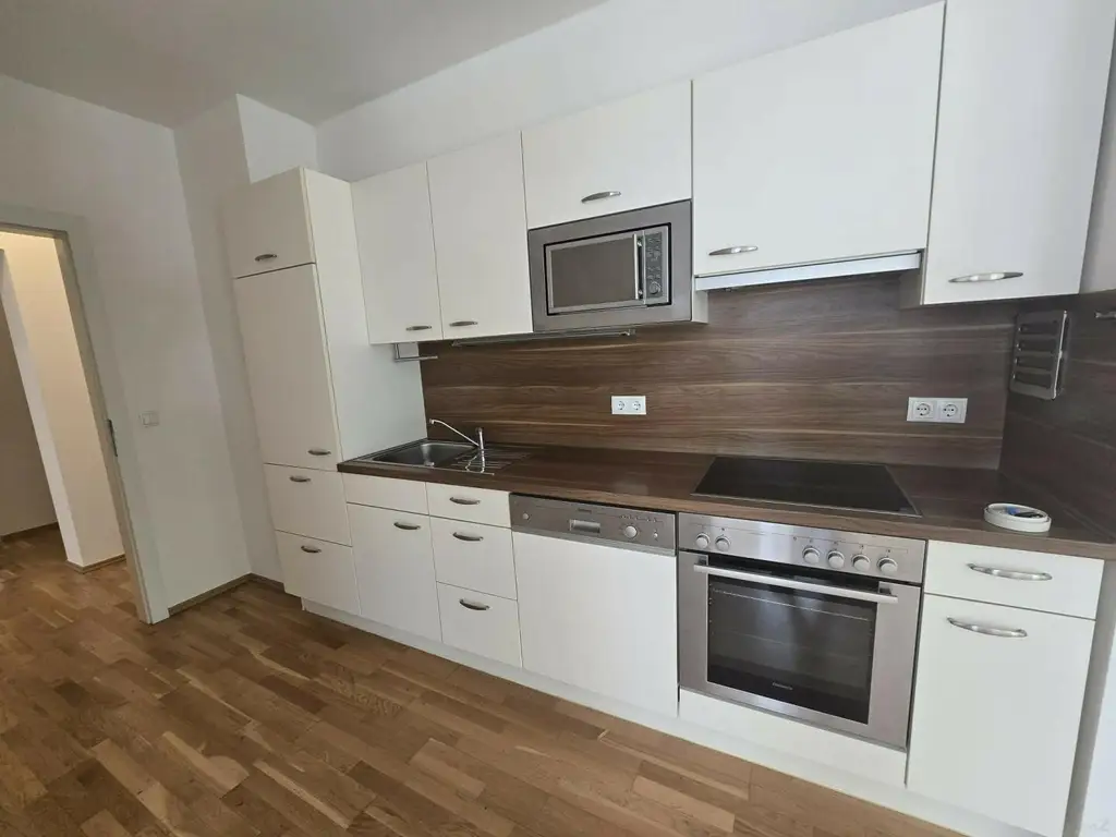 Entzückende Dreizimmerwohnung mit Balkon!