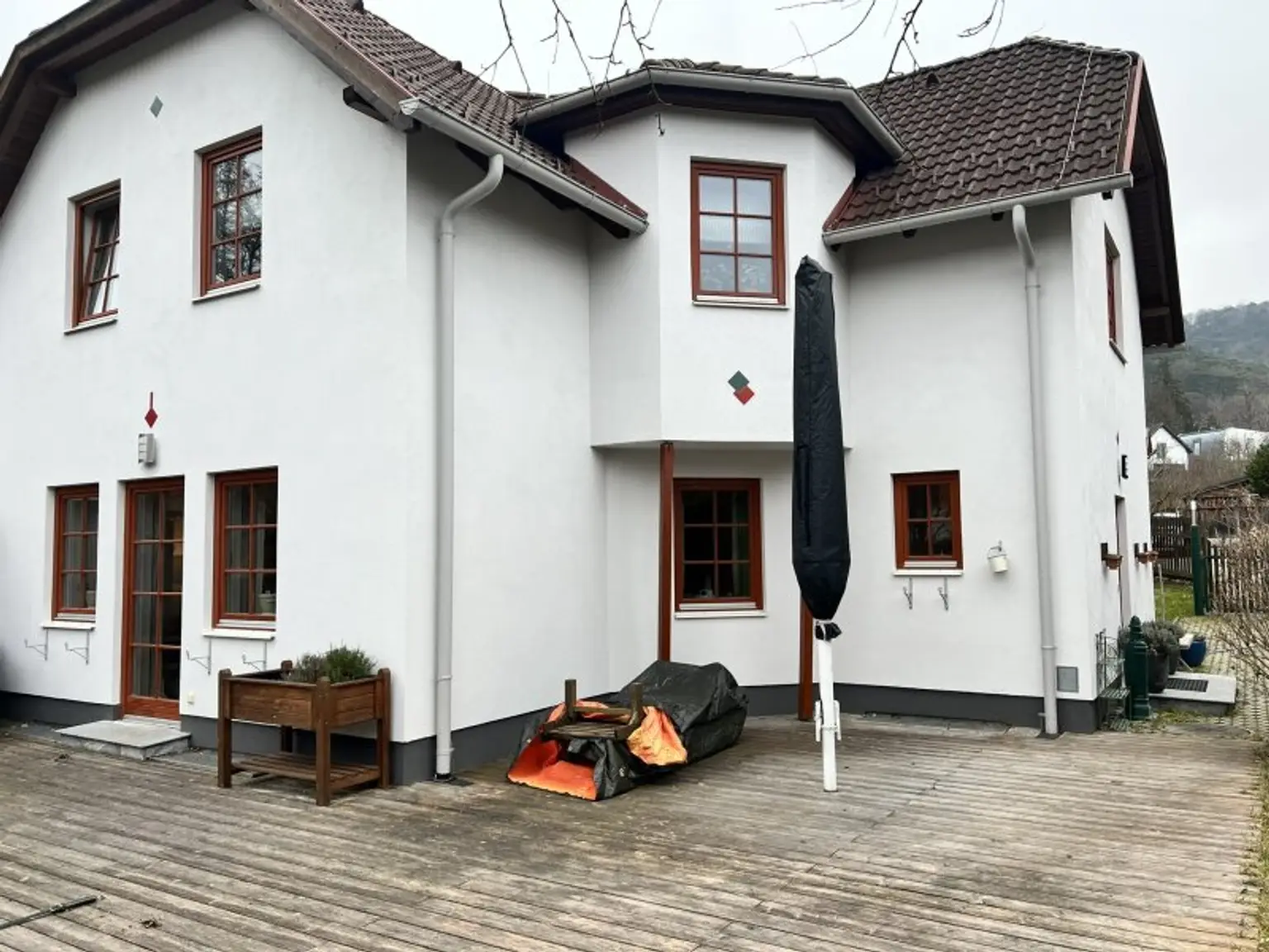 (!) Familienhit mit Charme - gut geschnittene Doppelhaushälfte mit Garten & Pool in Gaaden (!)