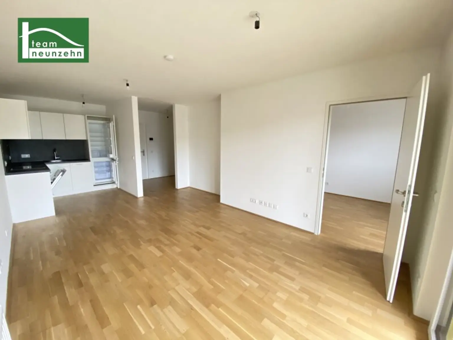 LEO 131 - Sonnige Süd-Wohnung nahe Siemensstraße Bahnhof und Parkanlagen!