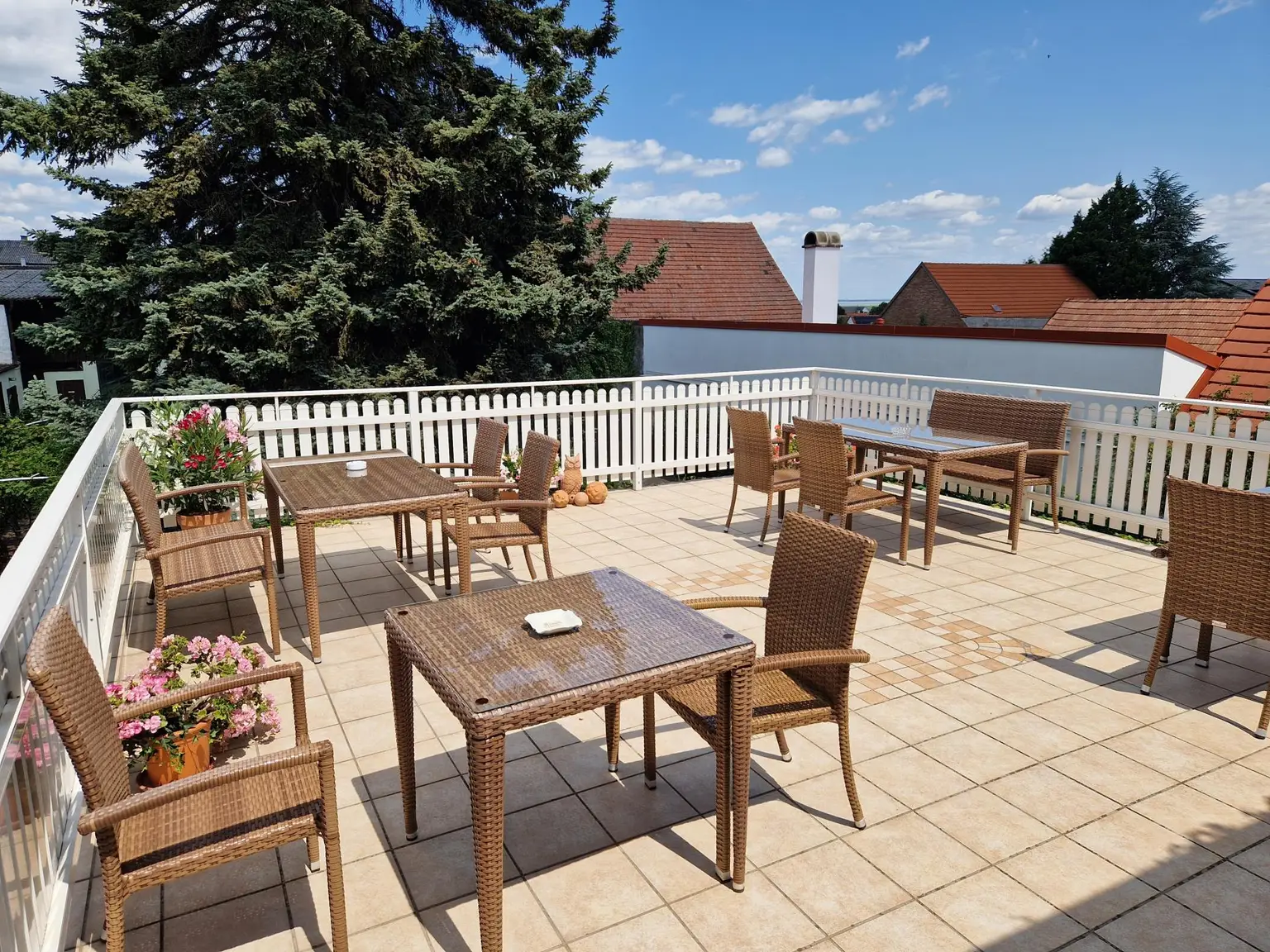 Zwischen Weinreben und Wellen-  Ein Haus mit Geschichte