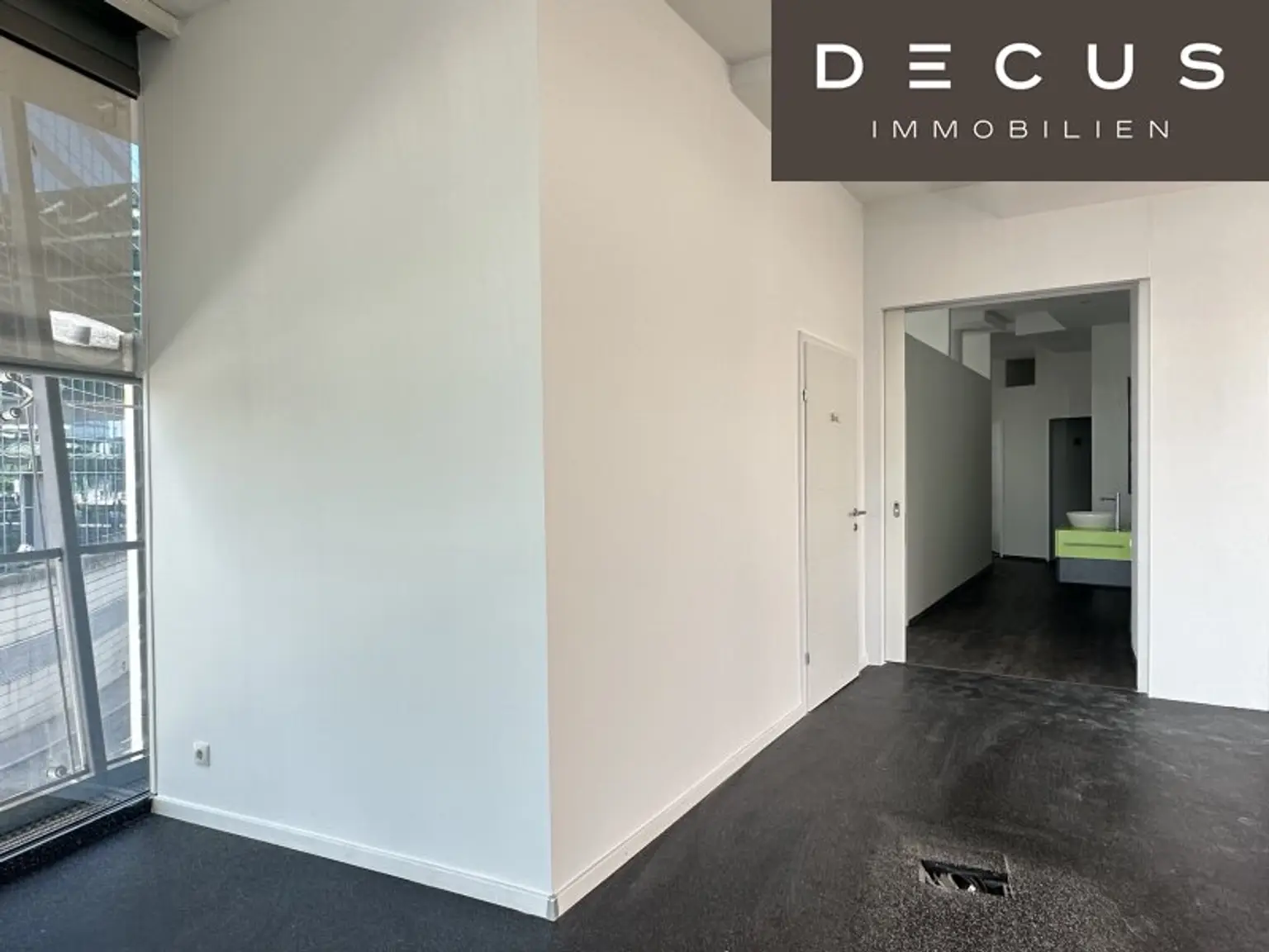 + + + DC-BOX | gekühlte Büro- oder Geschäftsfläche an der U1 + + + DONAU CITY + + +