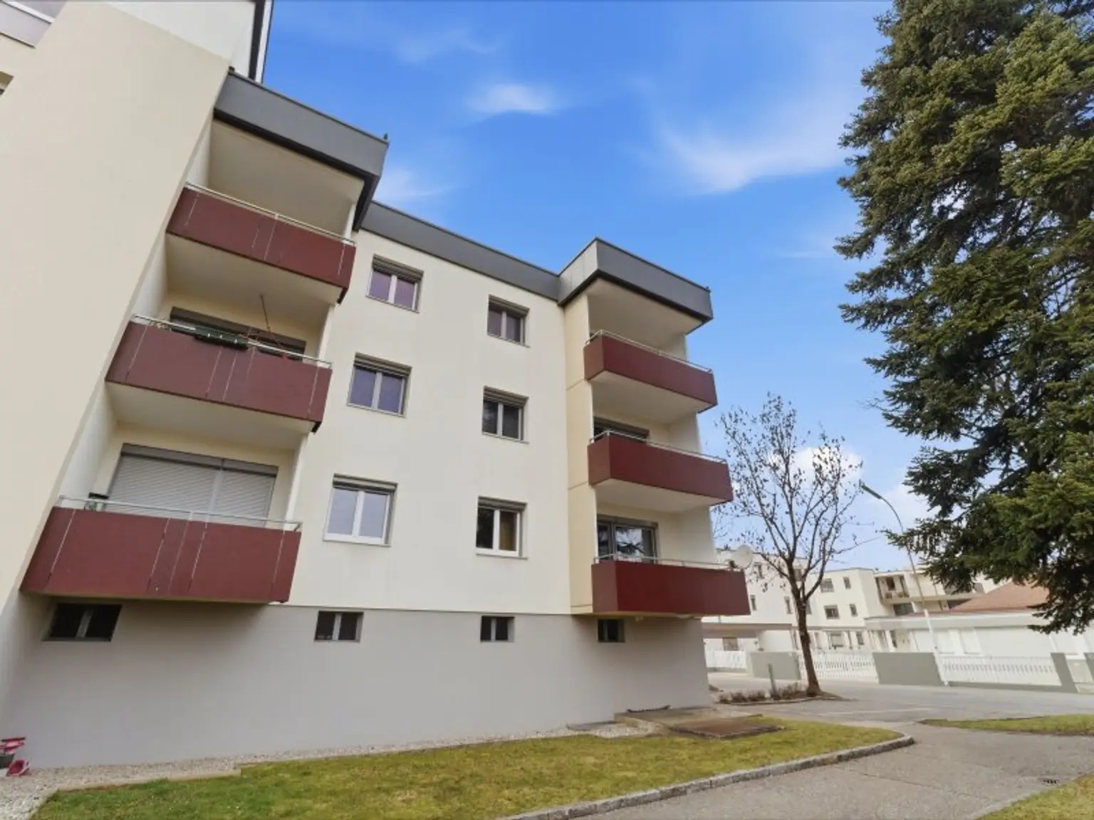 Schöne, sonnige und ruhige 94,00m² 3 Zi Wohnung mit Loggia in Klagenfurt - Karl-Marx-Straße
