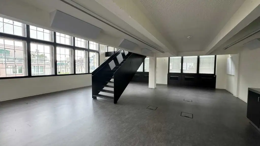 Loftbüro im Industriestyle zu mieten!