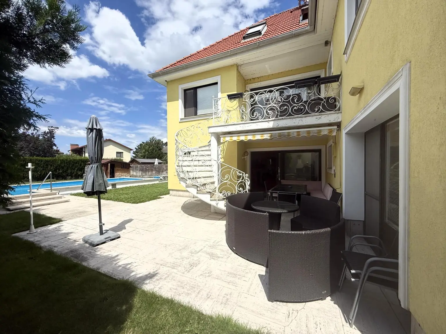 Haus/Villa mit lebenslangem Wohnrecht zu verkaufen // House/villa with lifetime right of residence for sale //