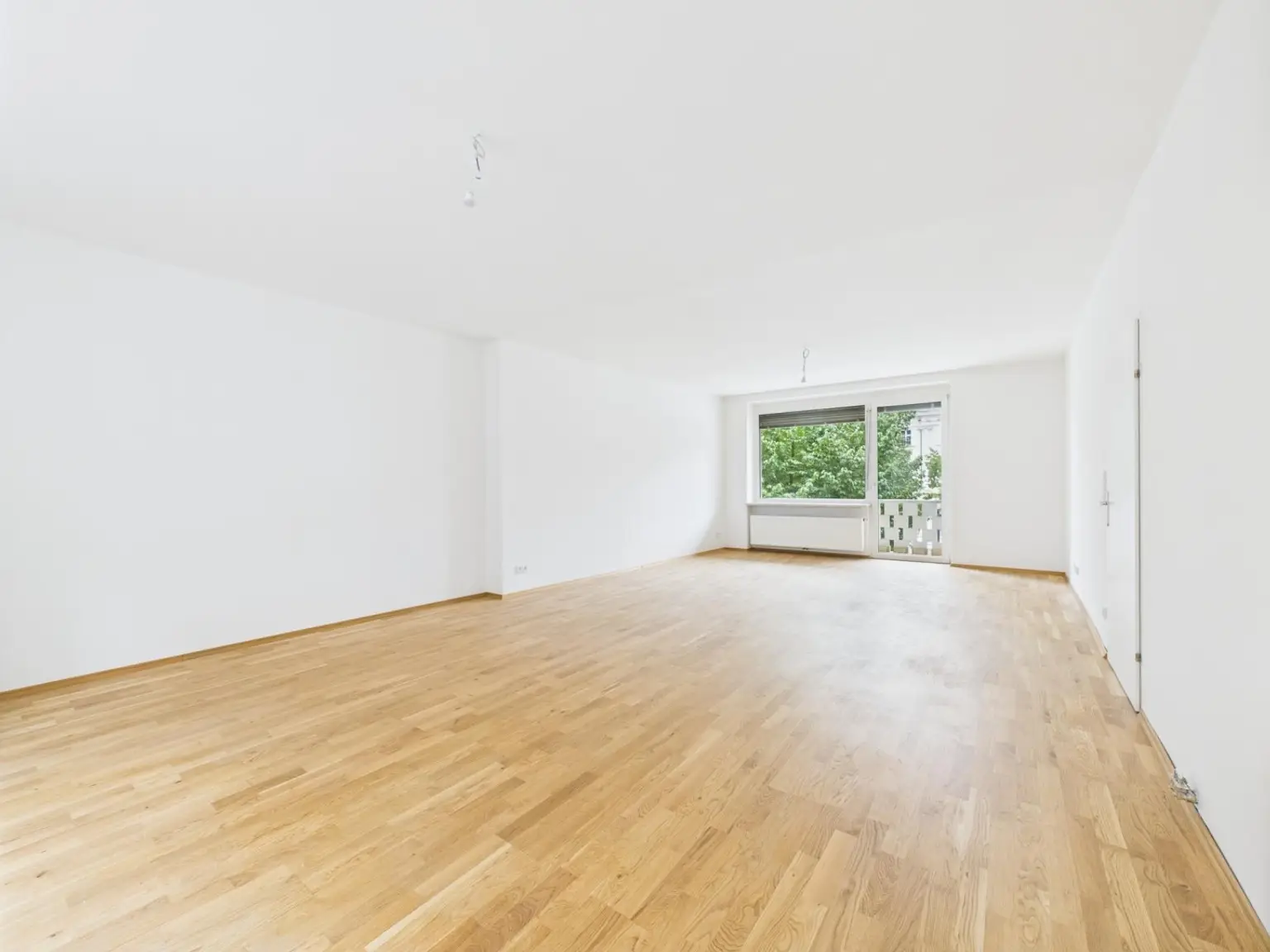 Linz/Stadt: TOP-MIETWOHNUNG ca. 116,7 m²  + BALKON nähe Promenade/Landestheater