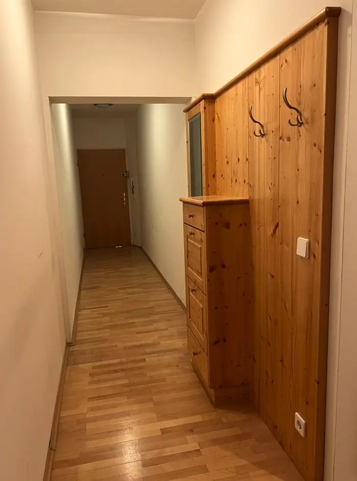 Dachgeschosswohnung, 2 Zimmer Nähe Klinik Ottakring
