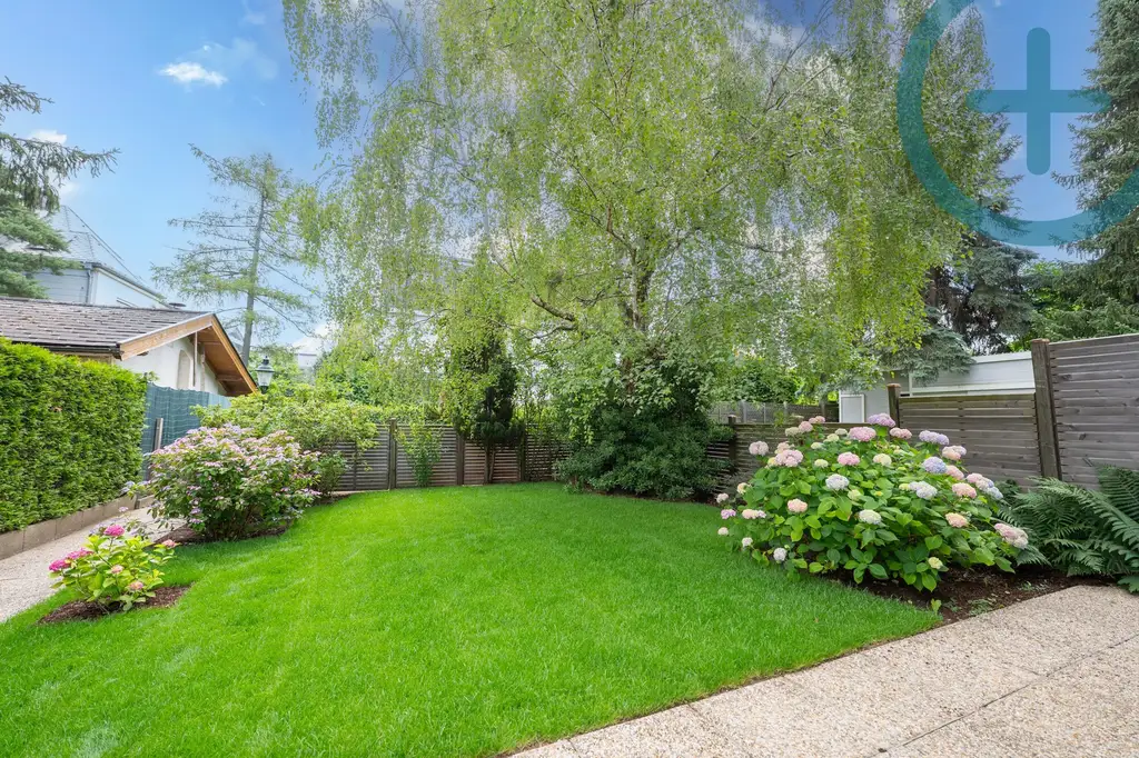 Charmante Doppelhaushälfte mit Gartenidylle & Wohlfühlcharakter