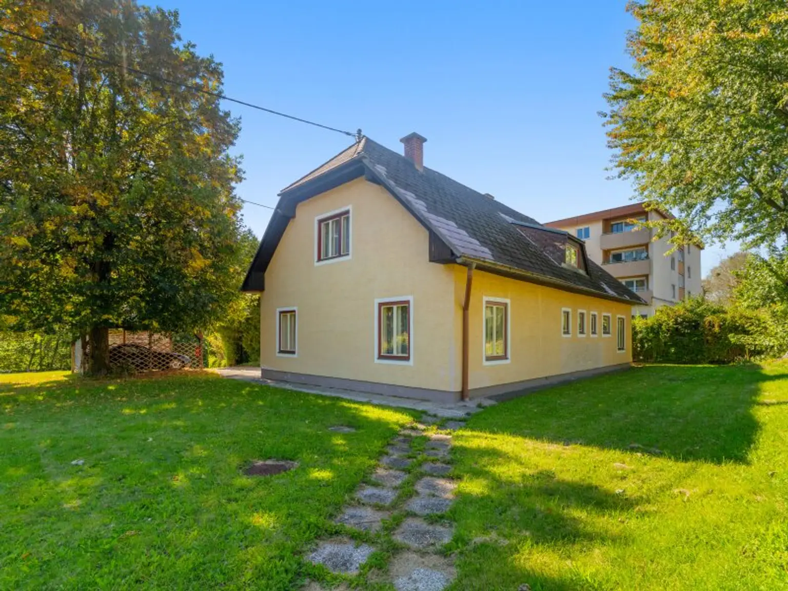 Älteres nettes 150m² Einfamilienwohnhaus mit Doppelcarport in Brückl - Super Infrastruktur