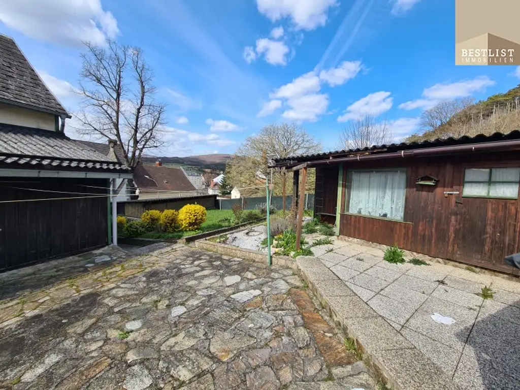 4 Wohnungen - 1 Gebäude - Perfektes Mehrfamilienhaus