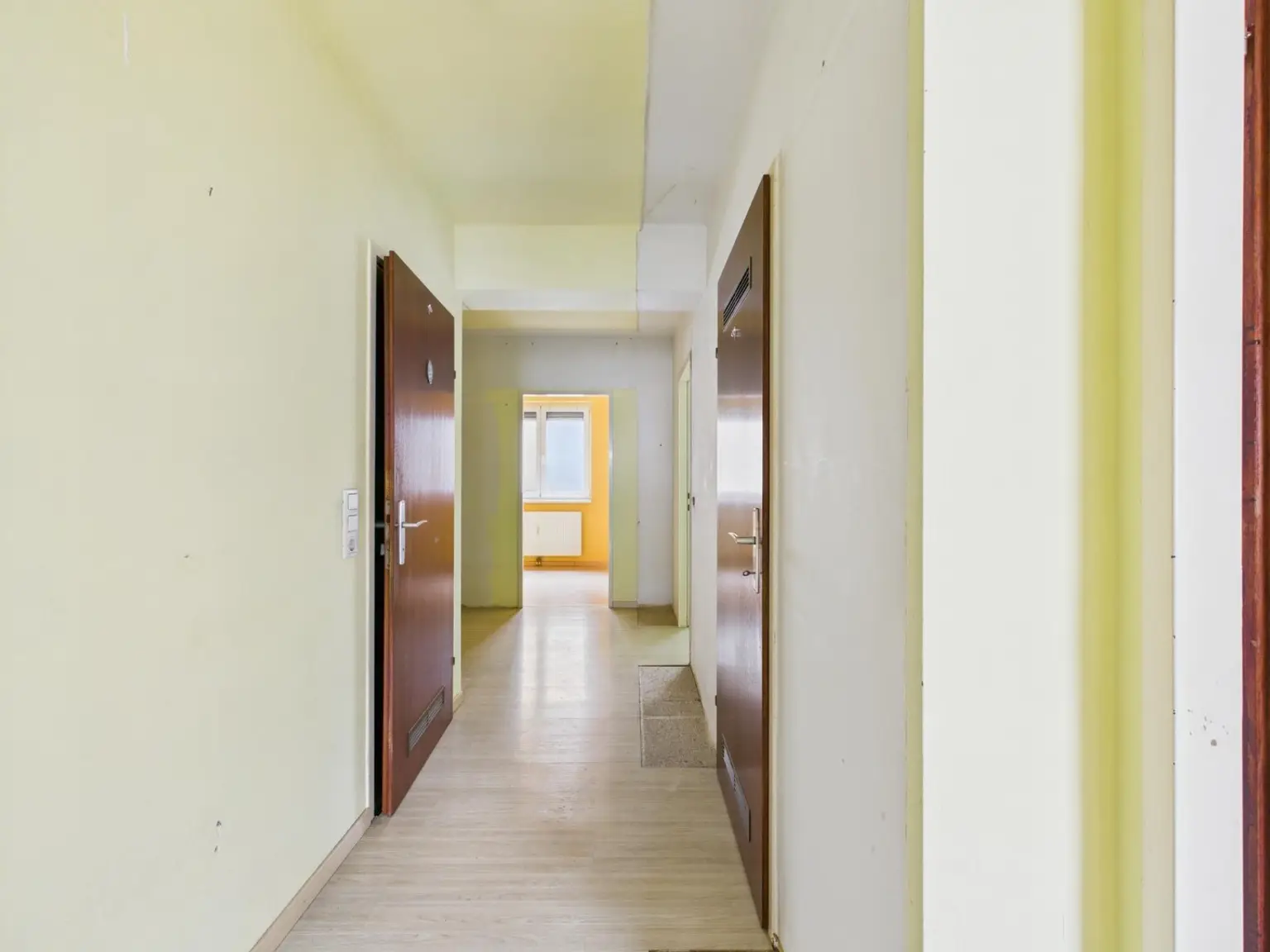 CAM04191G0-PR0072-STILL014