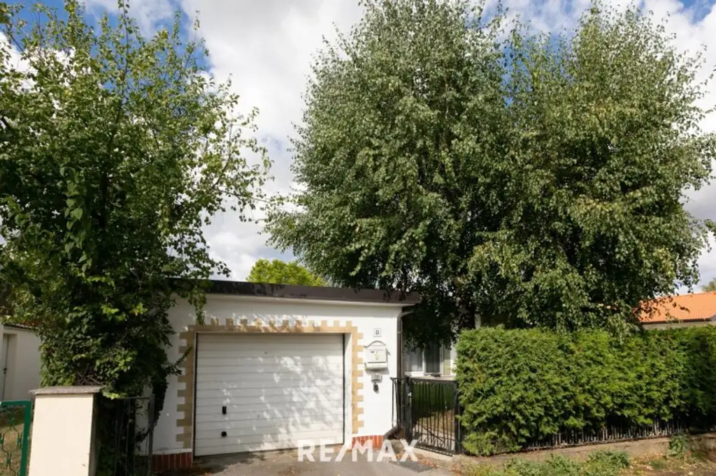 Baugrundstück in Seenähe mit Altbestand !