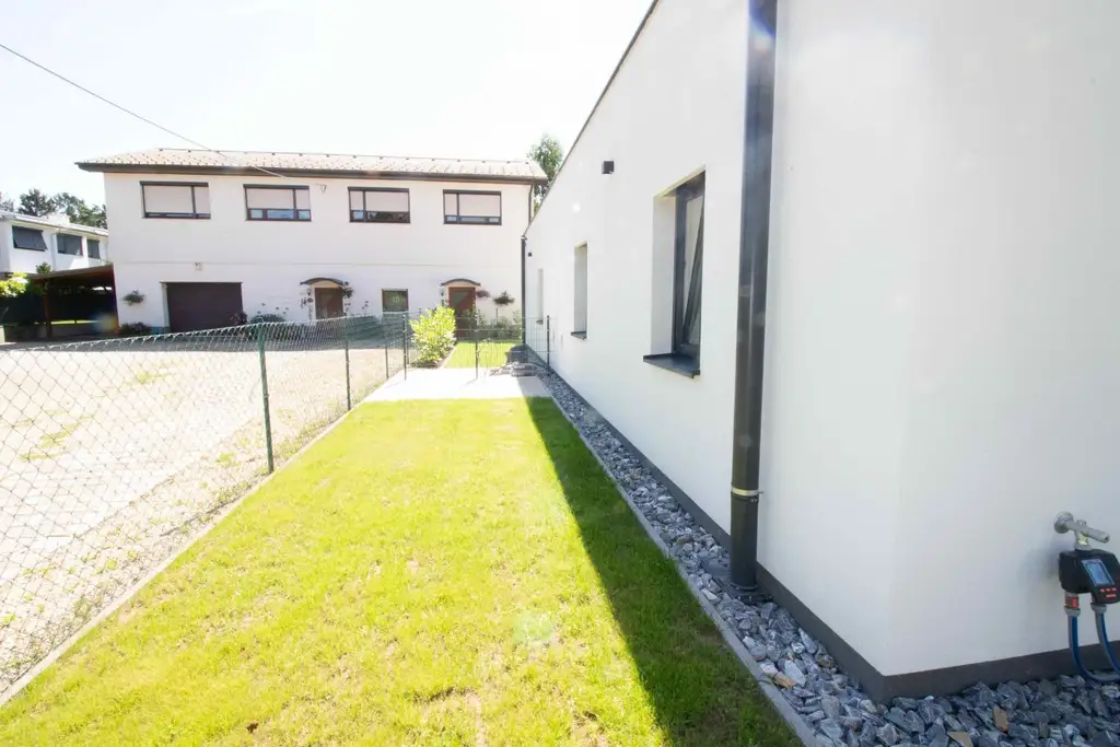 "Großzügige Doppelhaushälfte mit Terrasse und Garten zu mieten!"