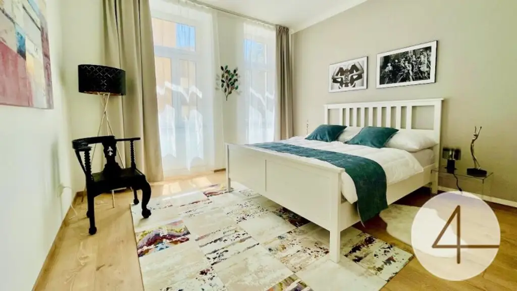 Neuwertig – sanierte Altbauwohnung – zentrumsnah – helle 3-Zimmer – Top-Infrastruktur