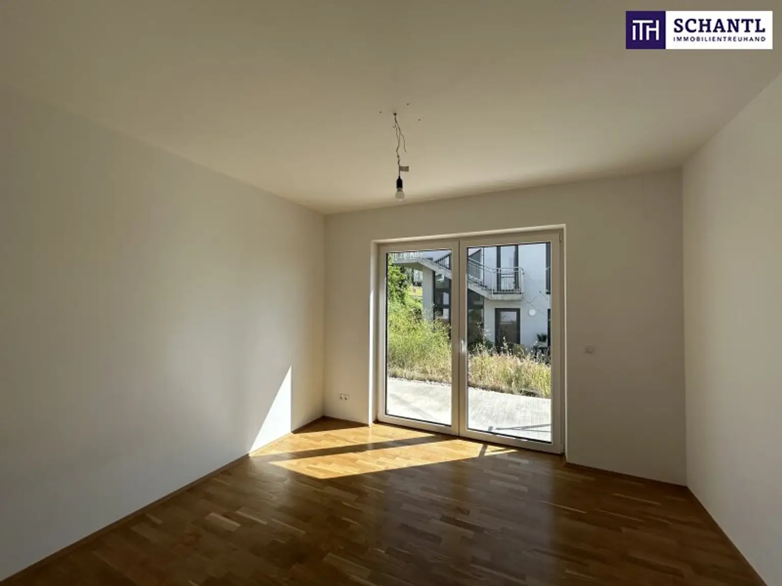 Modernes DOPPELHAUS mitten in den West-Steirischen WEINBERGEN - mit DOPPELGARAGE, GARTEN, TERRASSE & DACHTERRASSE!