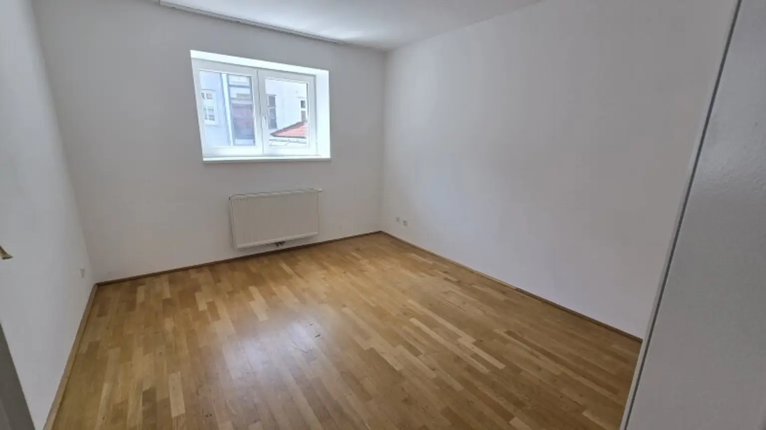 Schöne 4 Zimmer Wohnung mit Terrasse. Nähe Mariahilfer Straße