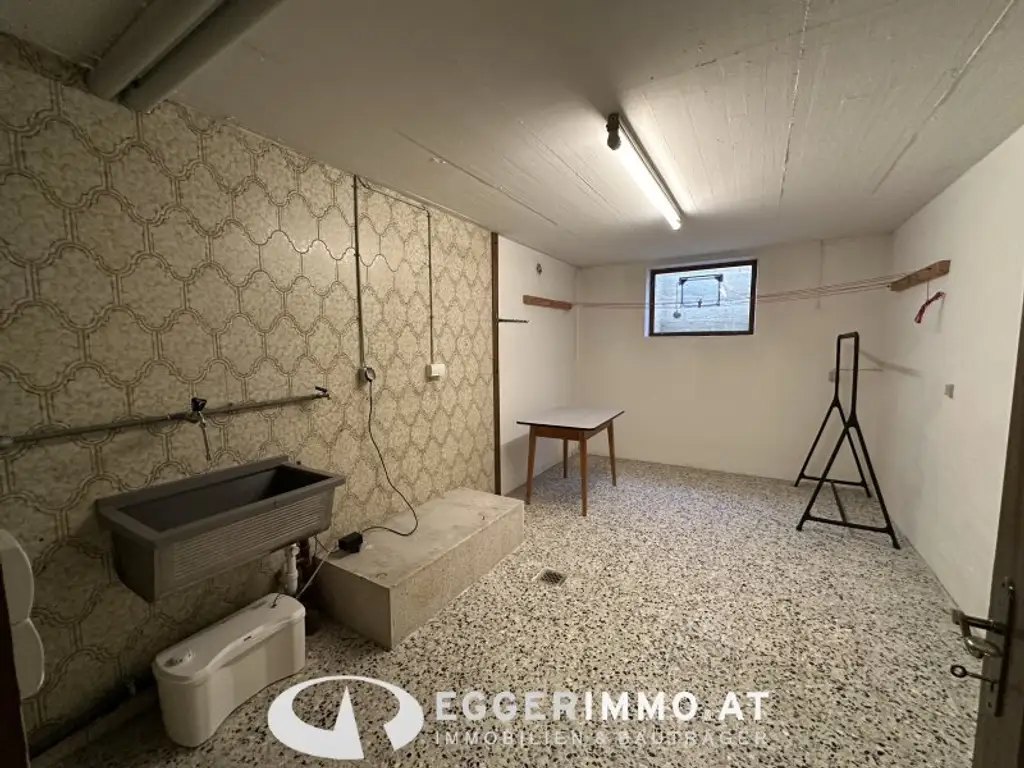 Spacious Detached House with Garconniere in Country House Style with Large Garden for Rent