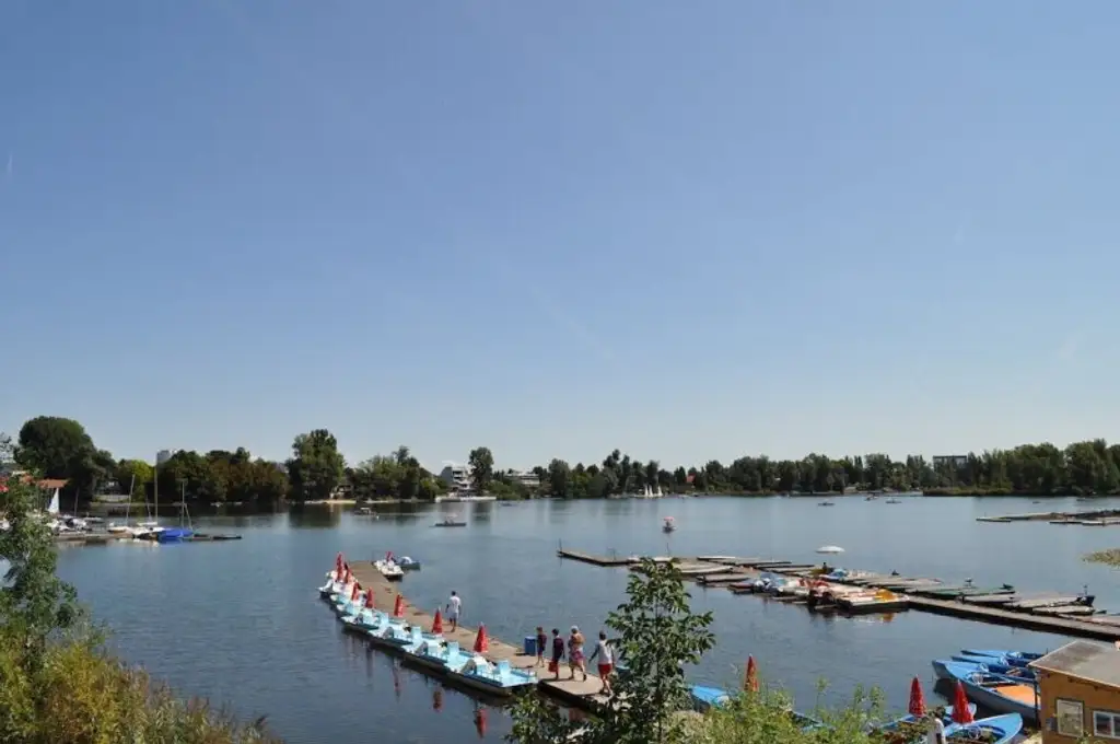 PROVISIONSFREI - THE WATERFRONT CURIOSITY - ABSOLUTE SELTENHEIT – EIGENGRUND BEI DER ALTEN DONAU!