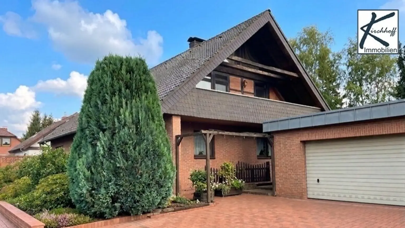 Haus mit Doppelgarage