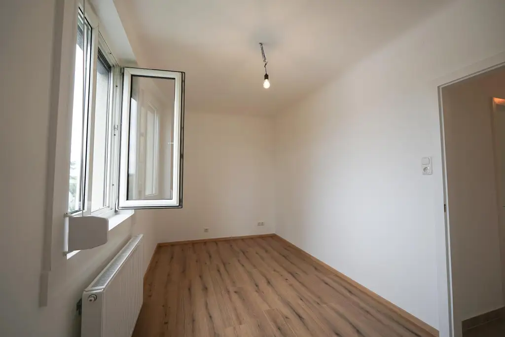 ERSTBEZUG NACH GENERALSANIERUNG – 3-Zimmer-Mietwohnung mit Balkon, Keller & Garage