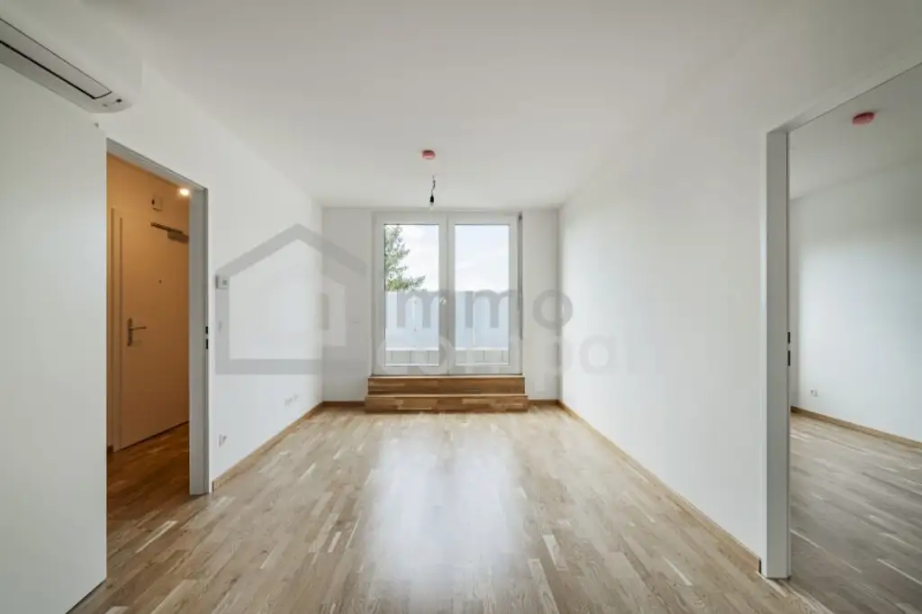 Wunderschöne 3-Zimmer-Wohnung mit herrlicher Aussicht und Balkon + Stellplatz! 12. Bezirk.