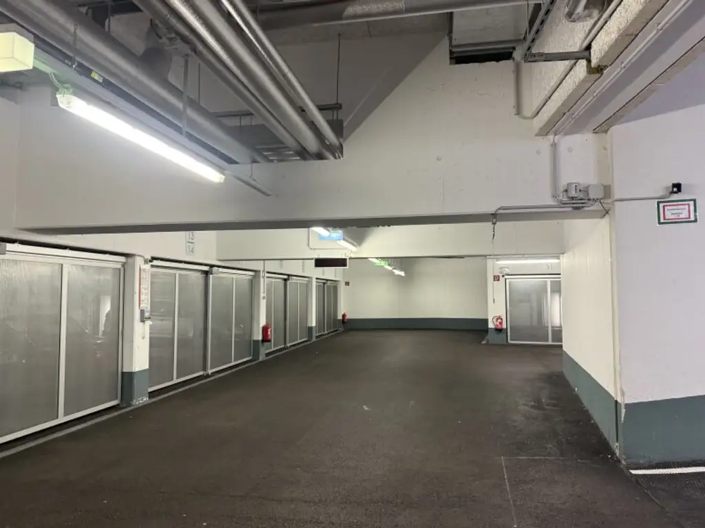 Parkplatz in der Tiefgarage nahe den Sofiensälen zu verkaufen