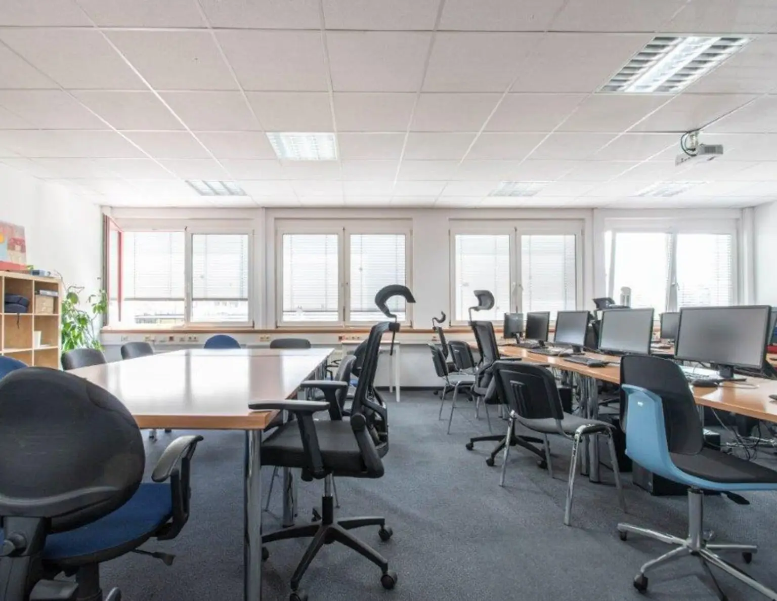 GTZ - einladendes Büro mit Teppichboden