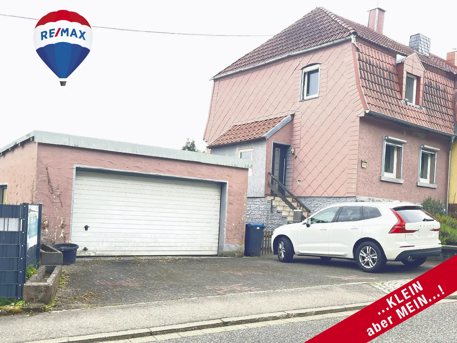 CHARMANTES Reihenendhaus
mit DOPPELGARAGE 
+ kleinem GARTEN
- ca. 5 KM bis WND-City...!