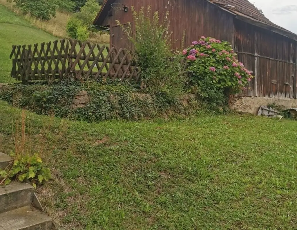 Idyllisches Grundstück mit Altbestand in ruhiger Sackgassenlage in begehrter Lage am Gedersberg