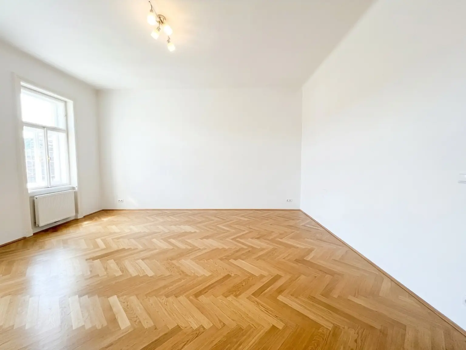 UNBEFRISTET: Charmante 2-Zimmer-Altbauwohnung nahe Volkstheater