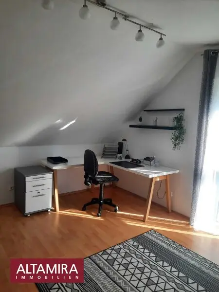 Ruhig und zentral, 4 Zi, sofort beziehbar, Pool