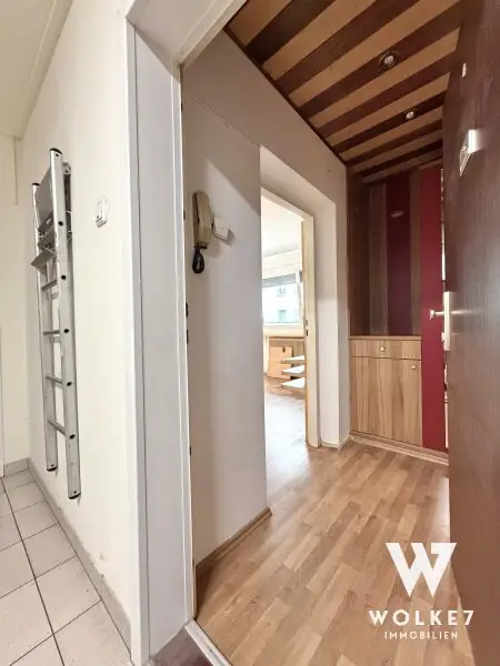 Zu vermieten: 1-Zimmer | großer Balkon | Hoßplatz 25er 26er | Keine Ablöse