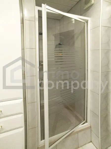 Badezimmer_Dusche_oberes Geschoss