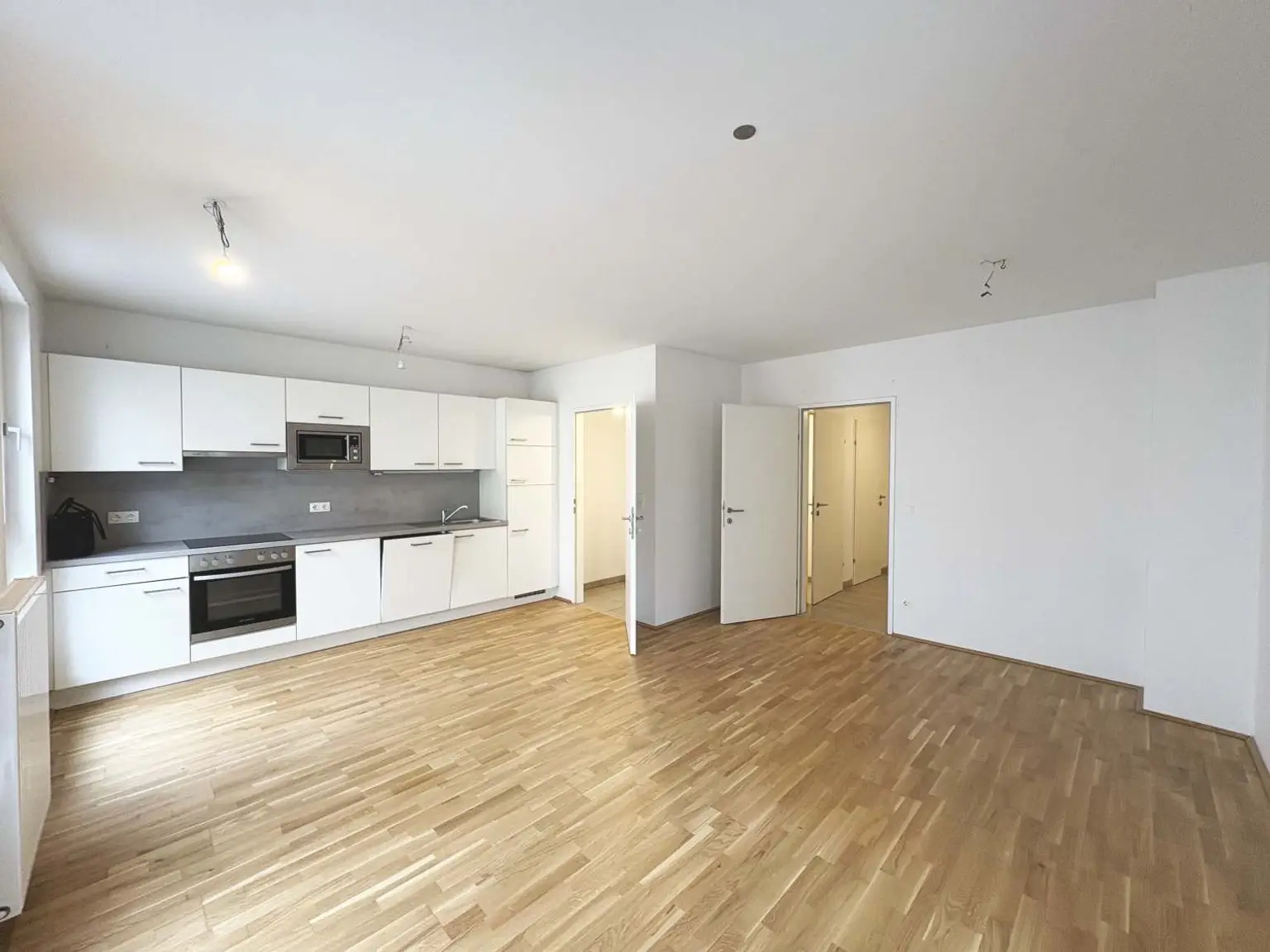 Unbefristeter Mietvertrag - 2-Zimmer-Wohnung 
mit Loggia und top Aufteilung