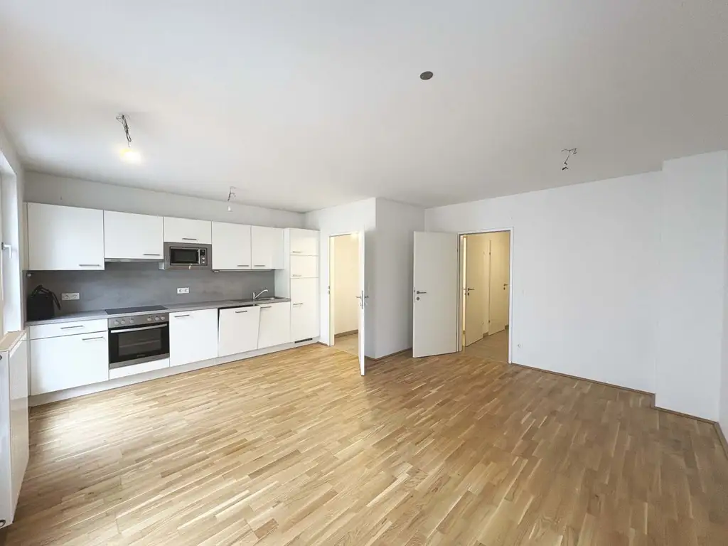 Unbefristeter Mietvertrag - 2-Zimmer-Wohnung 
mit Loggia und top Aufteilung