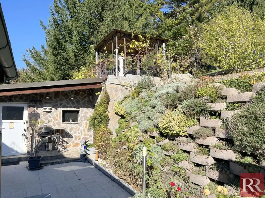 Jahrhundertwendehaus mit großem Grundstück