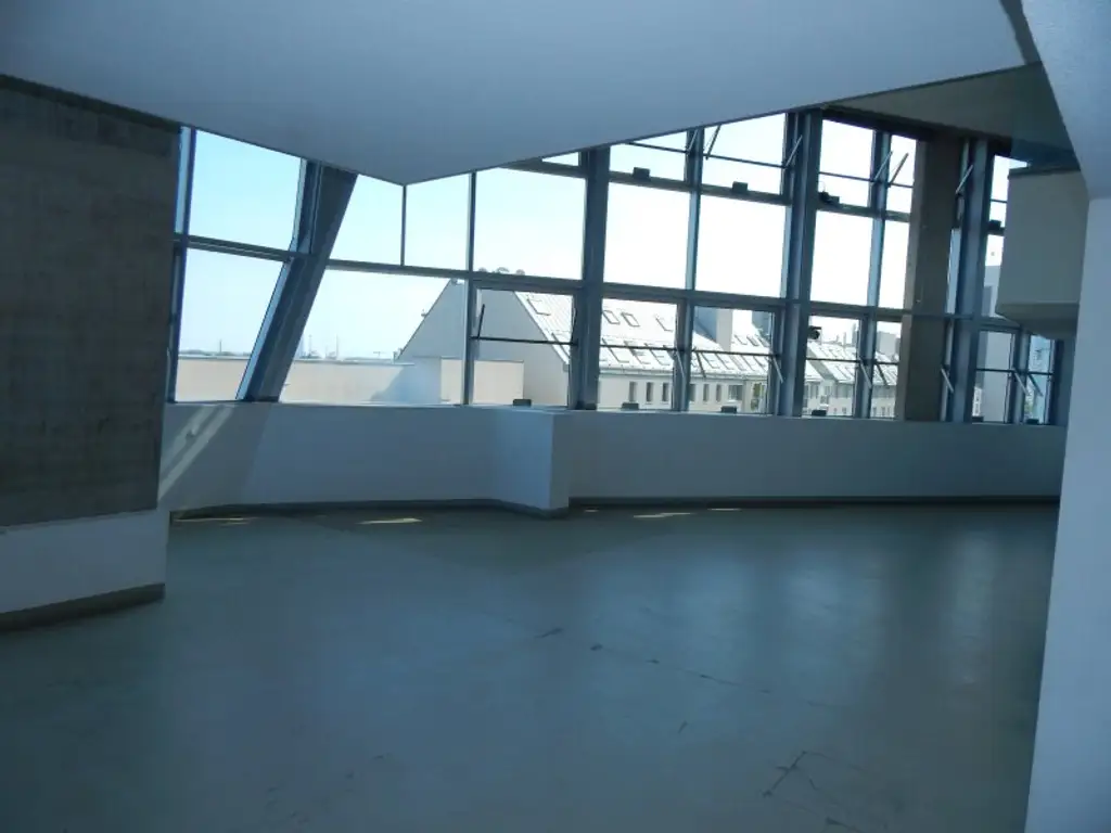 Blick zur Alten Donau vom 8.Liftstock - nähe U-Bahn und Donau Zentrum