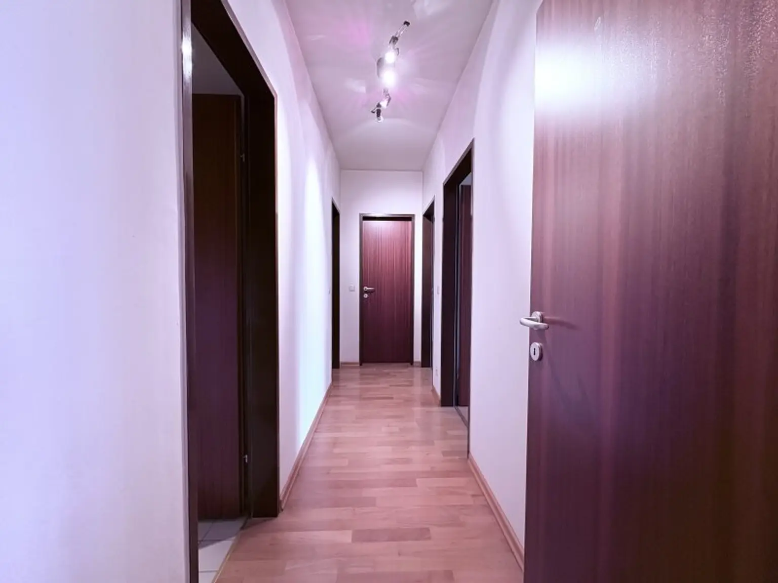 Möblierte 3-Zimmer-Wohnung, Koffer packen und einziehen!