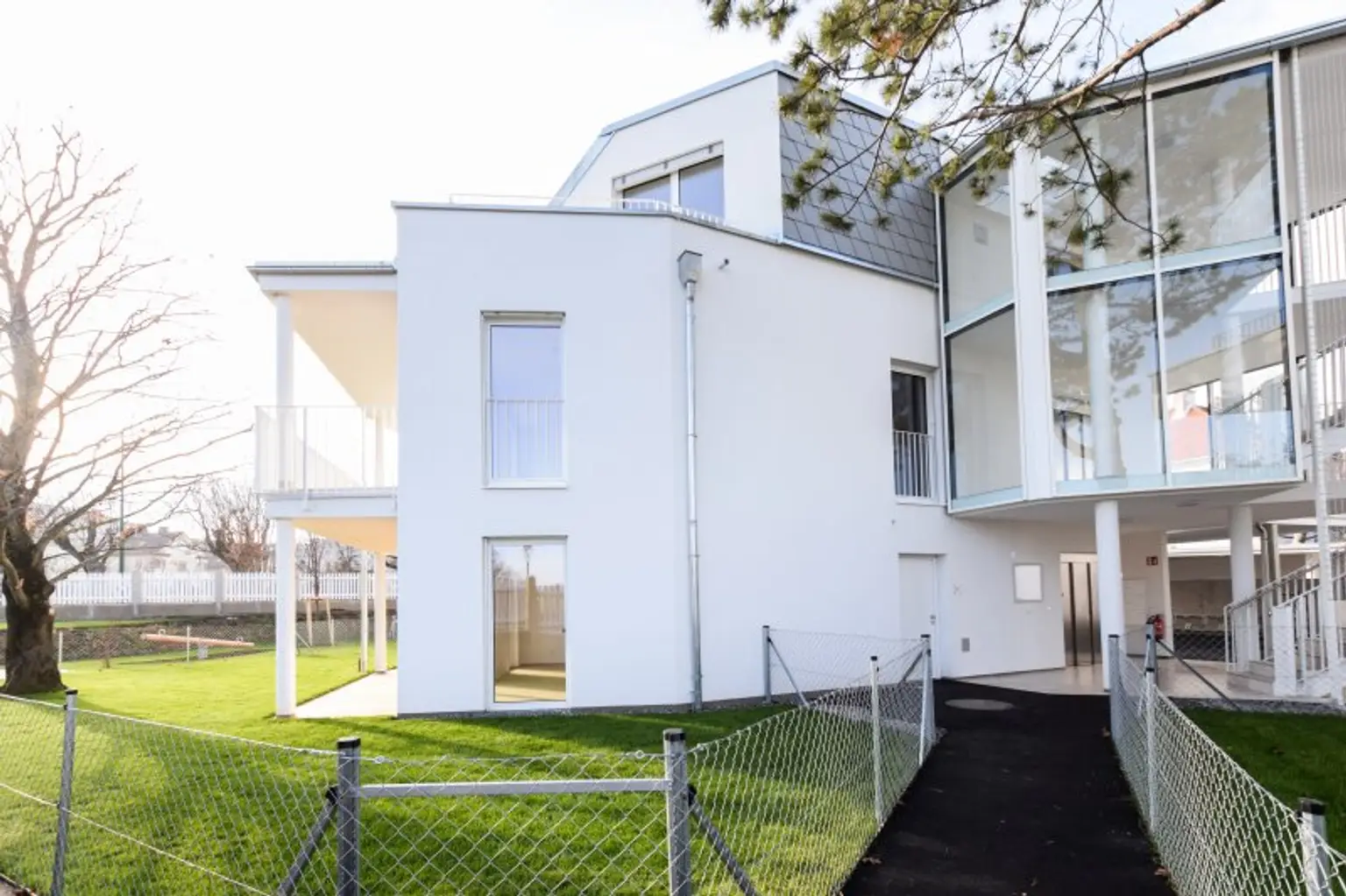 Lichtdurchflutete, großzügige 3-Zimmer Wohnung in traumhafter Lage von Mödling