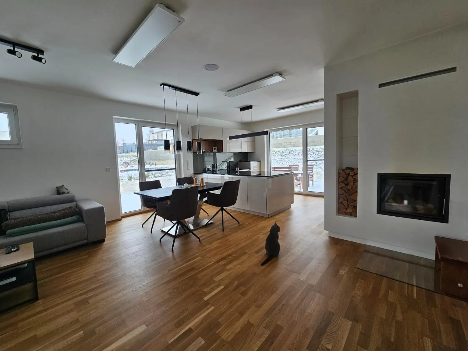 Küche mit Wohn Essbereich OG