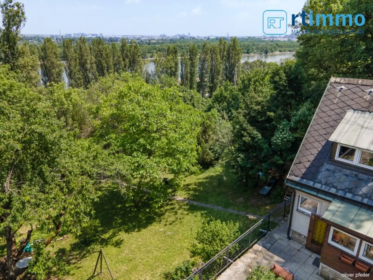 SELTENE GELEGENHEIT AM FUSSE DES KAHLENBERGS: Haus mit 835 qm Eigengrund zu kaufen + ca. 2500 qm anschließenden, sehr günstigen Pachtgrund zu übernehmen!