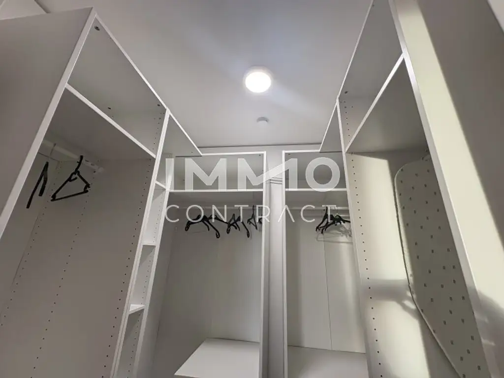 Stephansdom & Sonnenuntergang inklusive: Gemütliche Vierzimmer-Wohnung mit Concierge, Party & BBQ Lounge, Pool usw.