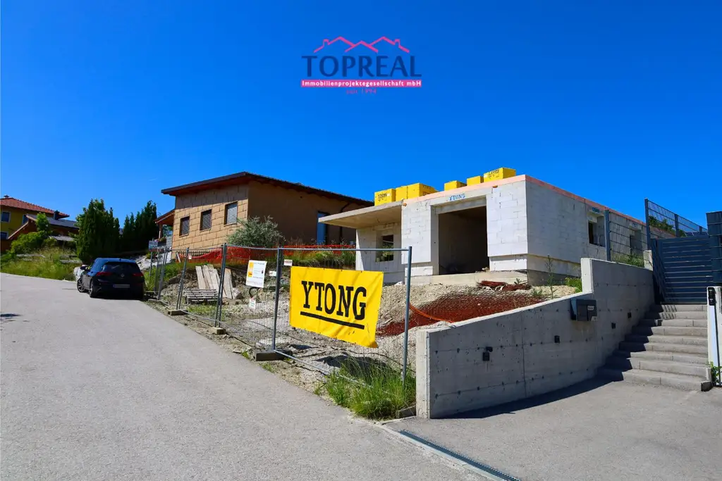 Doppelhaushälfte im Rohbau nahe Bad Schallerbach – hochwertige Massivbauweise & volle Gestaltungsfreiheit