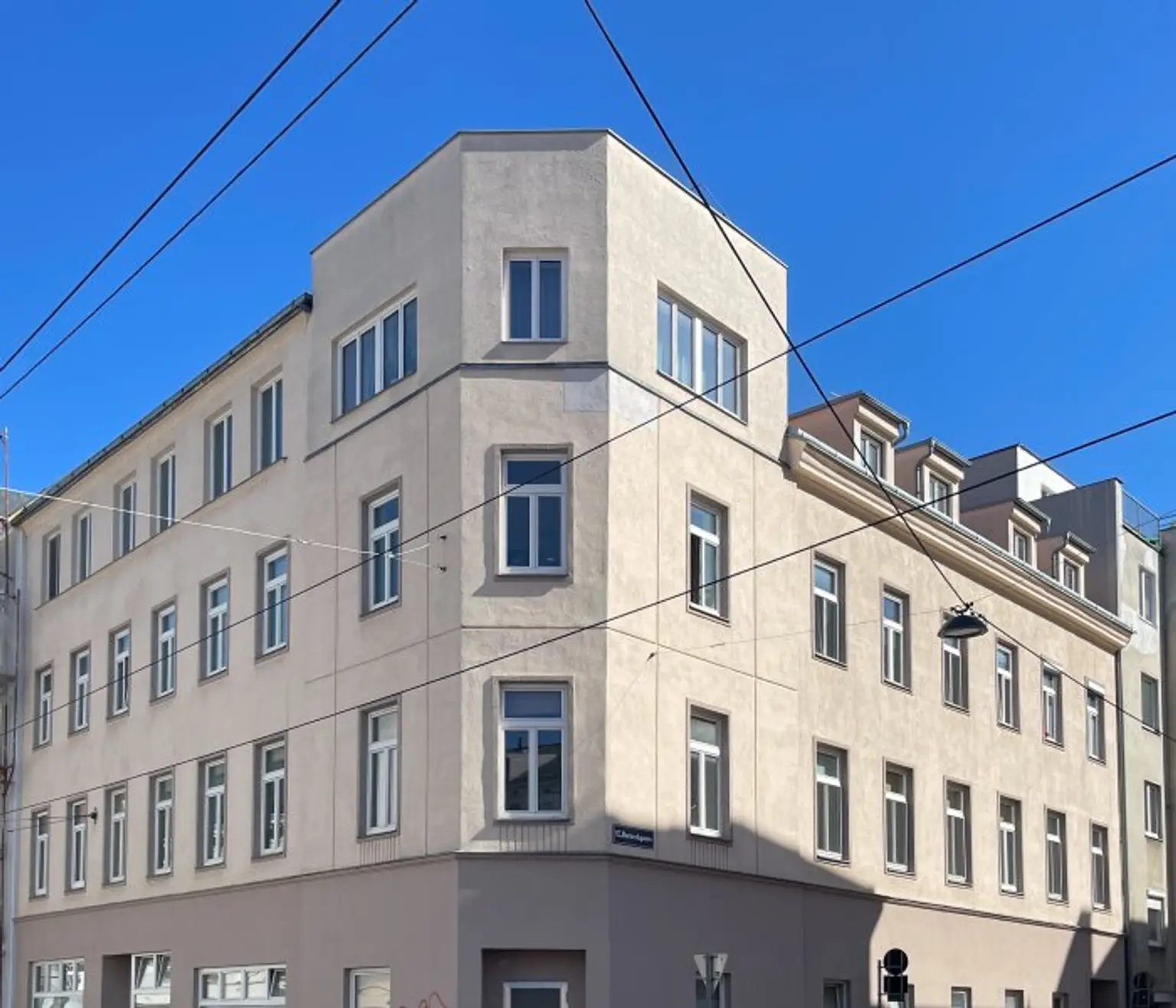 NÄHE LORENZ-BAYER-PARK: attraktive 1-Zimmer-Altbauwohnung mit separater Küche