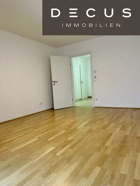 SONNENUNTERGANG UND URLAUBSGEFÜHL MITTEN IN DER STADT