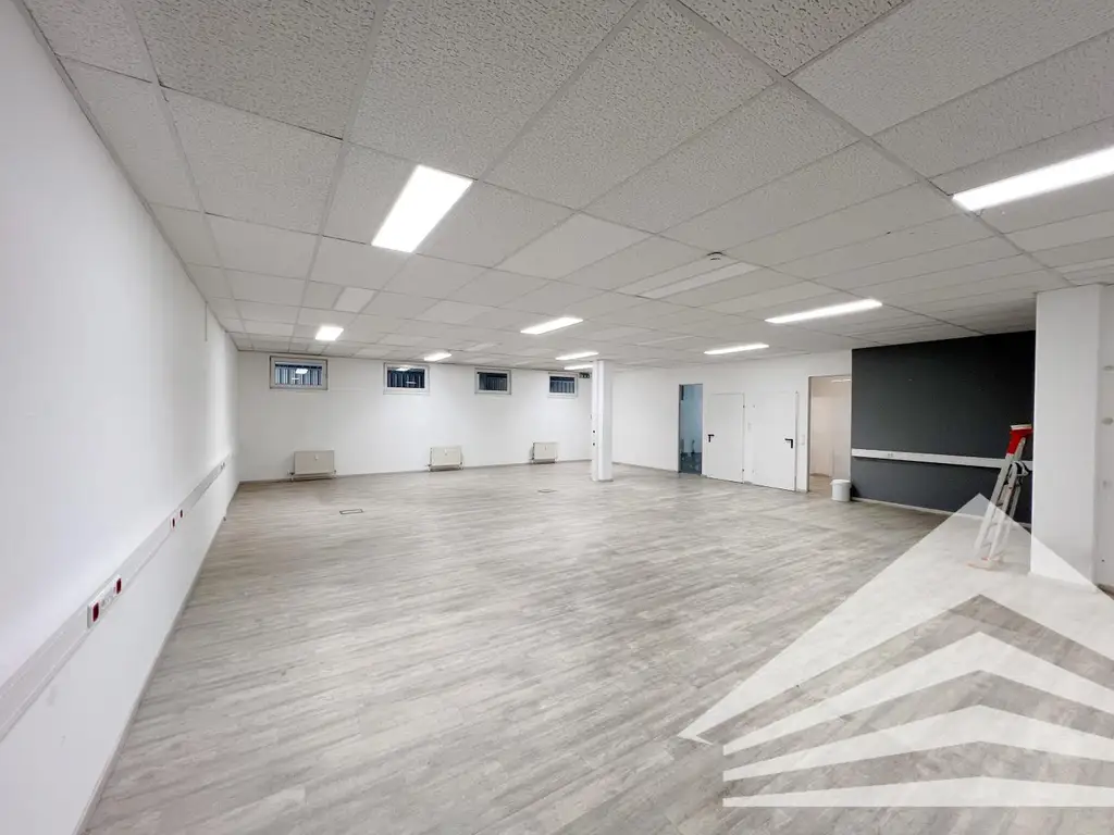 Ausbildungsräume und Büroräumlichkeiten auf 540 m² nähe Industriezeile!