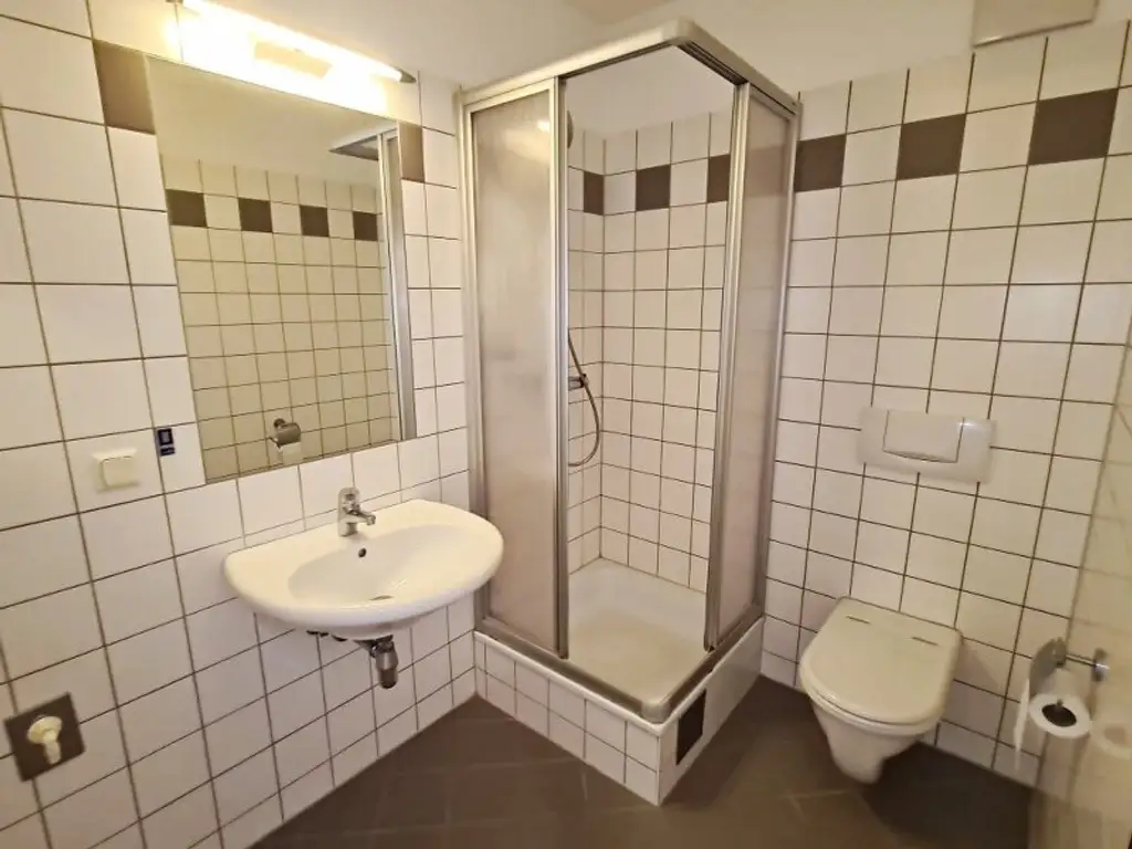 SALZTORGASSE, DONAUKANAL-NÄHE, 51 m2 Neubau mit Stehbalkon, 2 Zimmer, Komplettküche, Wannenbad, Parketten, Fernblick