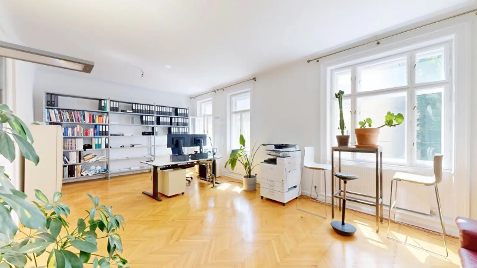 Büro/Praxis im klassischen Altbau | 85 m² mit 2 Räumen | sehr gute Infrastruktur