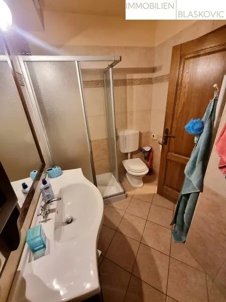 Porec Umgebung - Attraktives Steinhaus mit 2 Appartements und Pool/Wellness