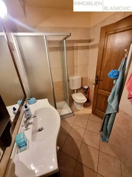 Porec Umgebung - Attraktives Steinhaus mit 2 Appartements und Pool/Wellness