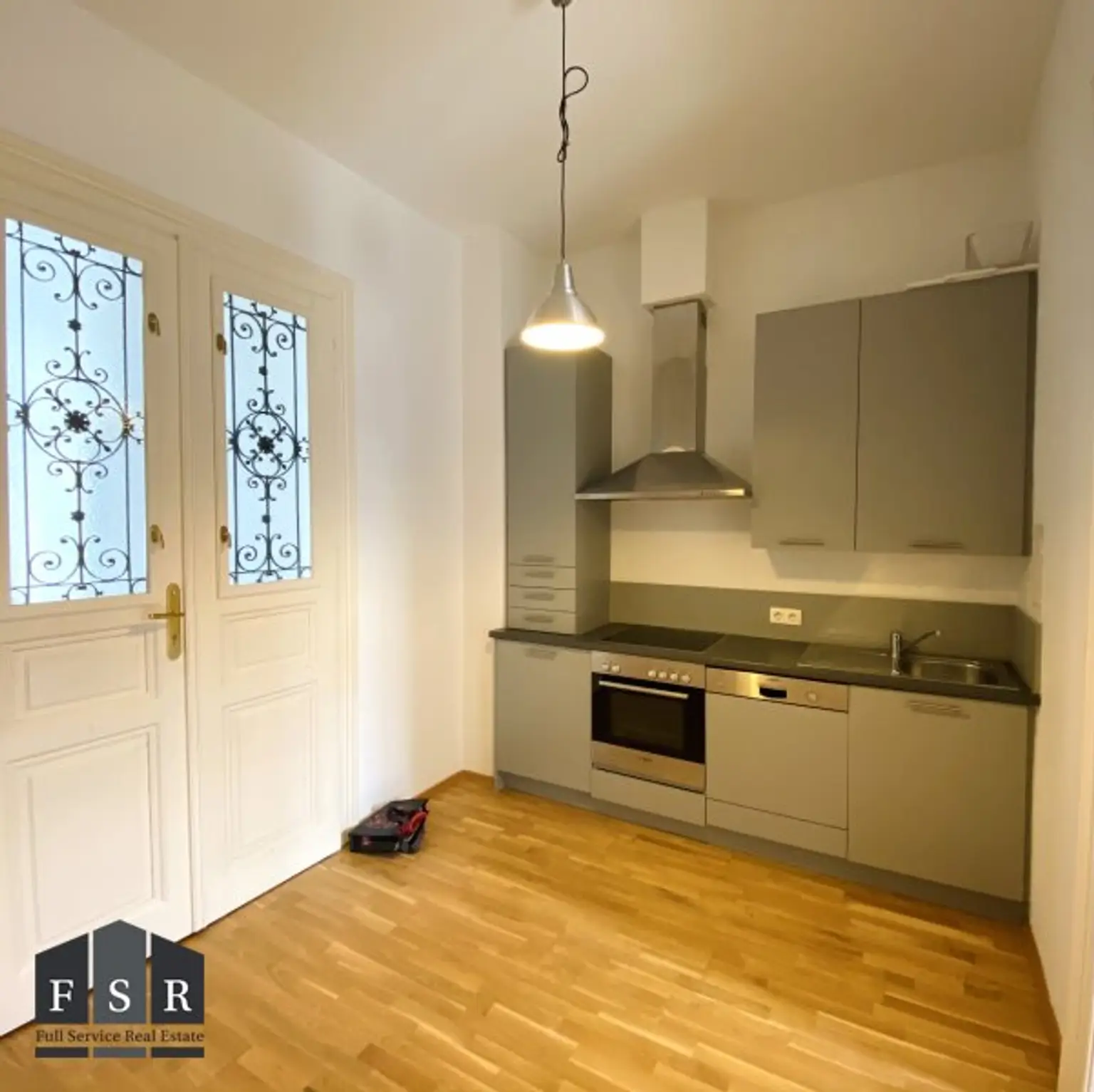 Wunderbare Altbau Wohnung in schöner Lage des 5. Bezirks + Allgemeingarten